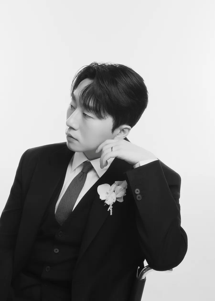 정장을 입은 신랑